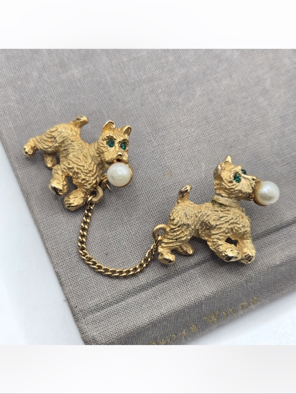 Scottish Terrier Scottie Dog Sweater Clip Guard Brooch with Chain Vintage Gold